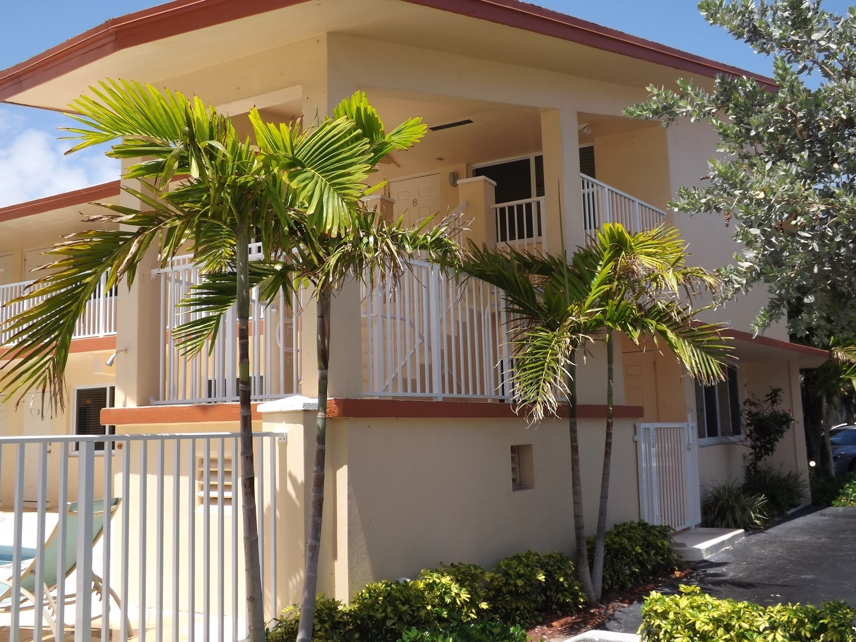 14 Unit Apartment Building Offered at $3,999,999 at a 5.25% Cap Rate in Pompano Beach, FL